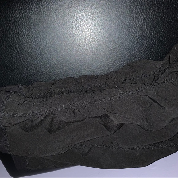 ✨ROUCHED CAPRI PANTS✨ - Picture 4 of 4